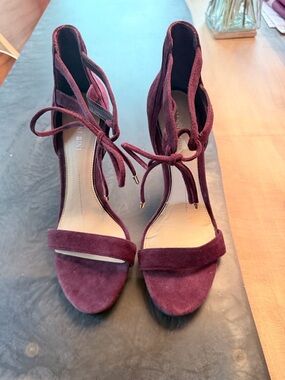 Gianni Bini “Jordie” Suede Open-Toe Heels with ankle front tie 8.5 Womens